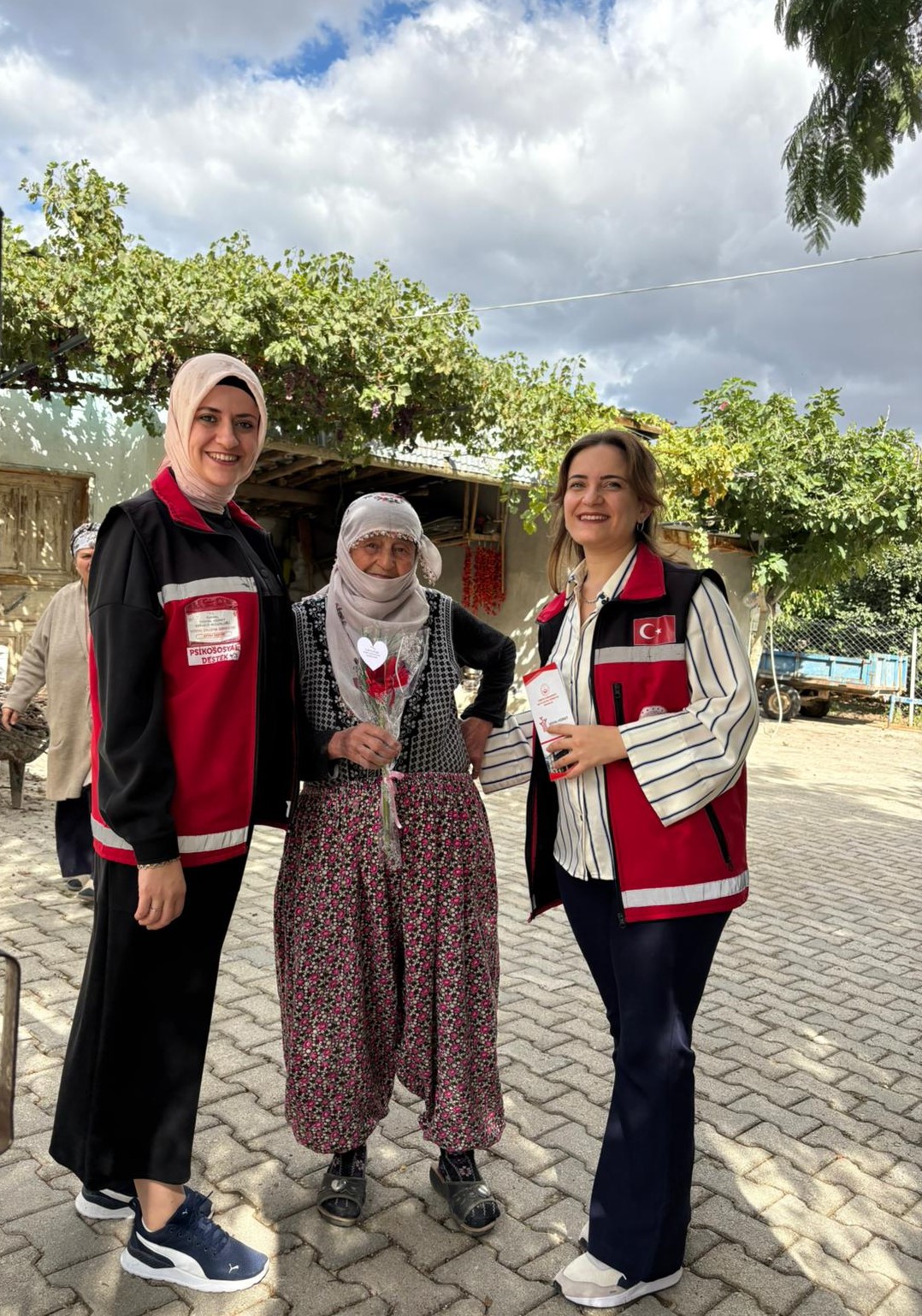  Tokat Turhal’da Dünya Yaşlılar Günü’nde Kat Köyündeki Yaşlılar Ziyaret Edildi