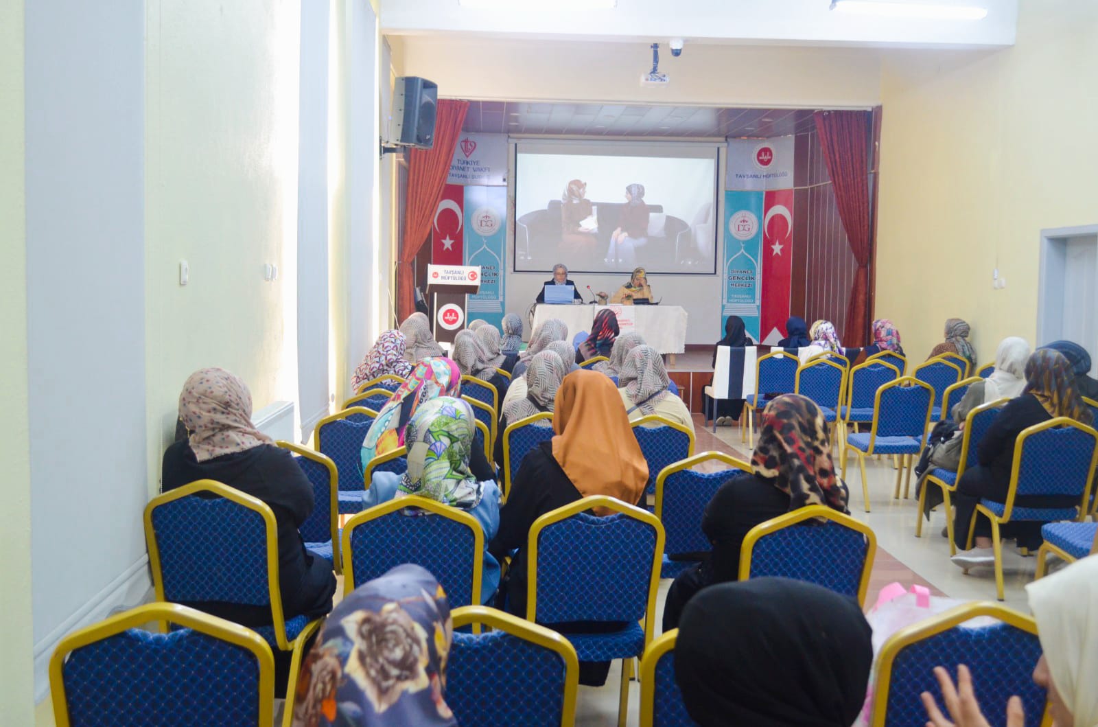 Kütahya’da Aile Yılı Söyleşileri Kapsamında Akrabalık Bağları Konulu Söyleşi Düzenlendi