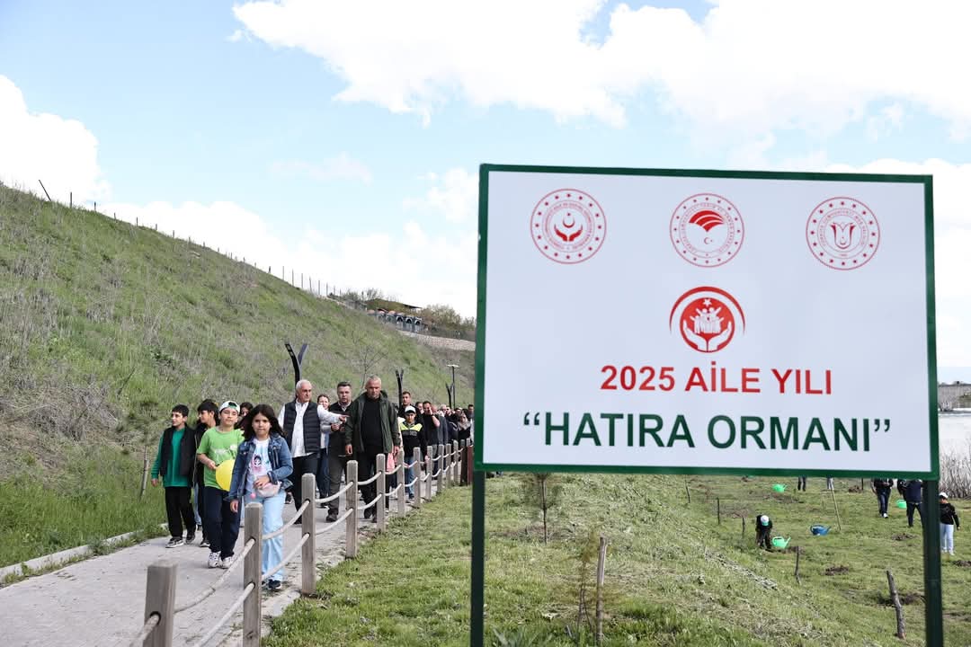 Muş’ta Aile Hatıra Ormanı Fidan Dikimi Etkinliği Yapıldı
