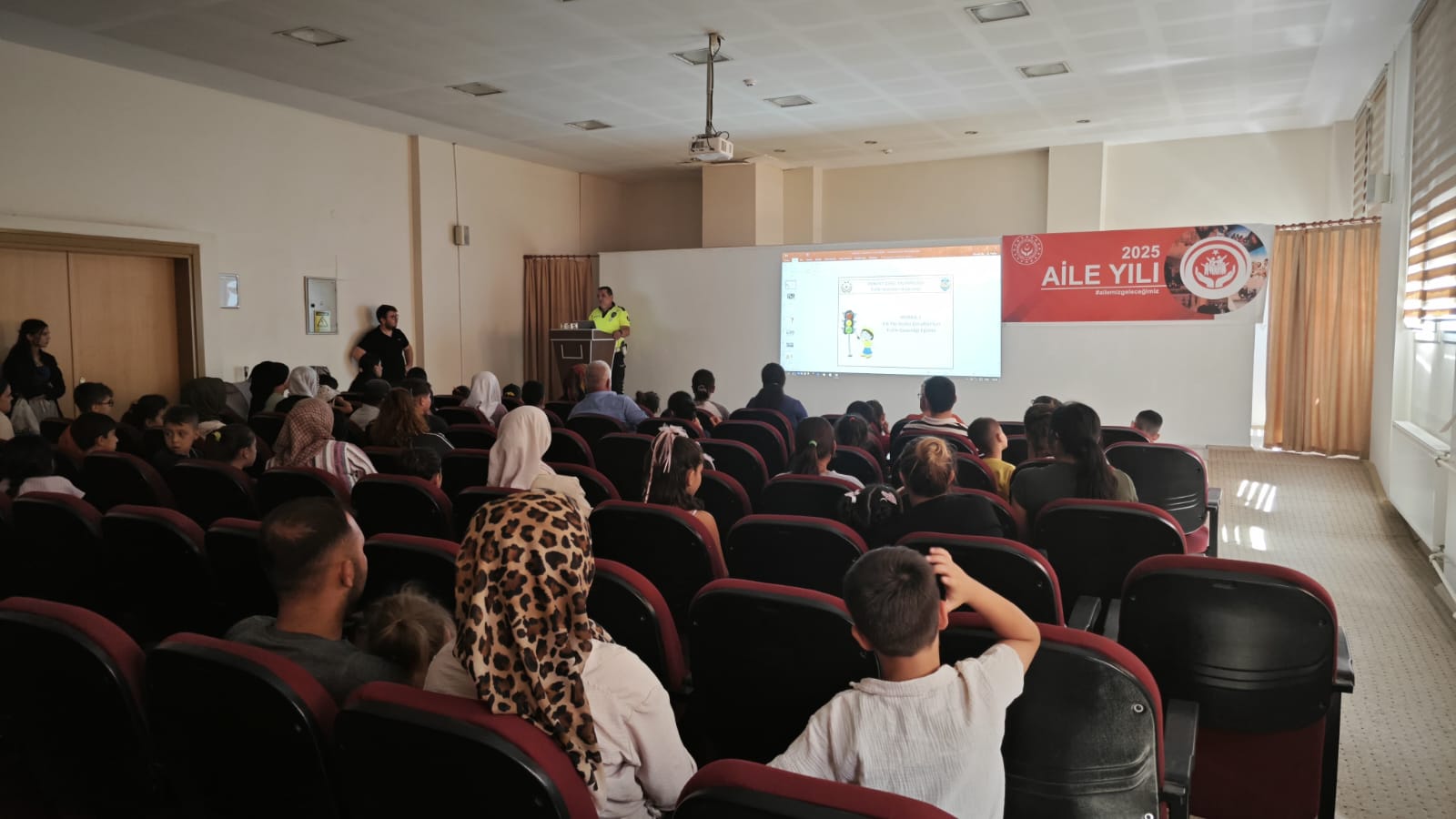 Manisa Turgutlu’da Çocuklara Güvenli Trafik Eğitimi Verildi