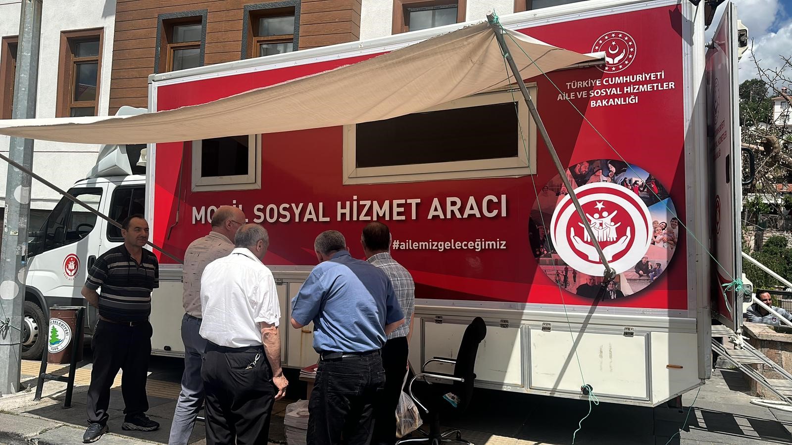 Ankara’da Mobil Sosyal Hizmet Araçlarıyla Bilgilendirme Faaliyetleri Devam Ediyor 
