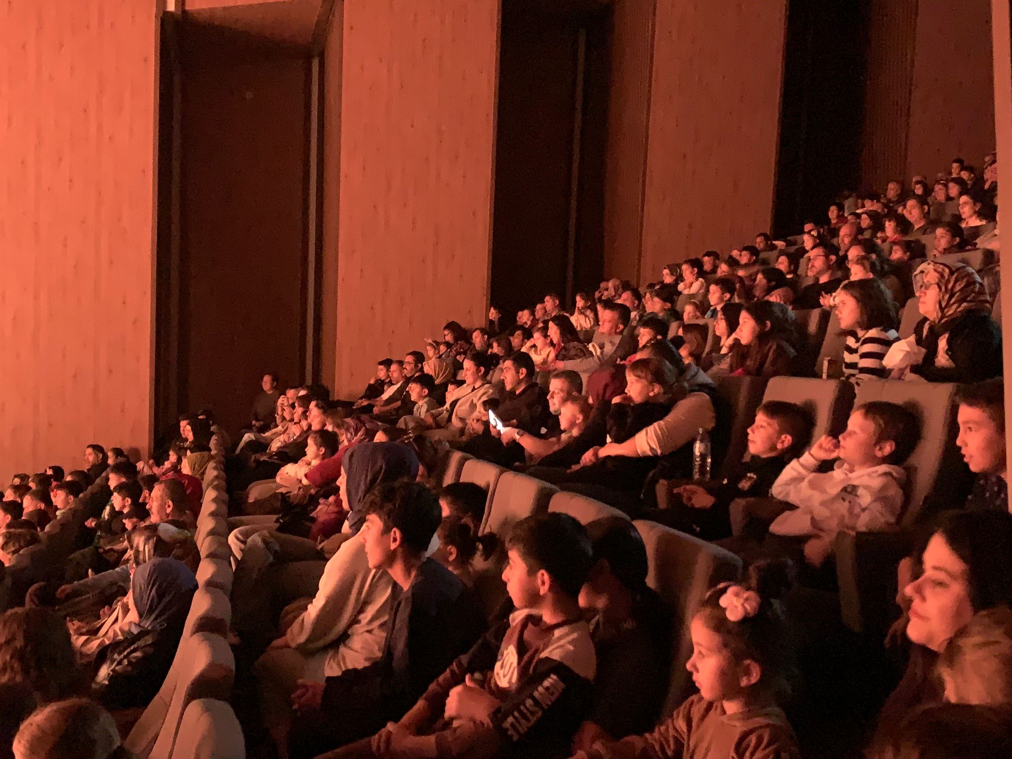 Isparta’da Aileler ve Çocuklar Tiyatro Buluşmasında Bir Araya Geldi