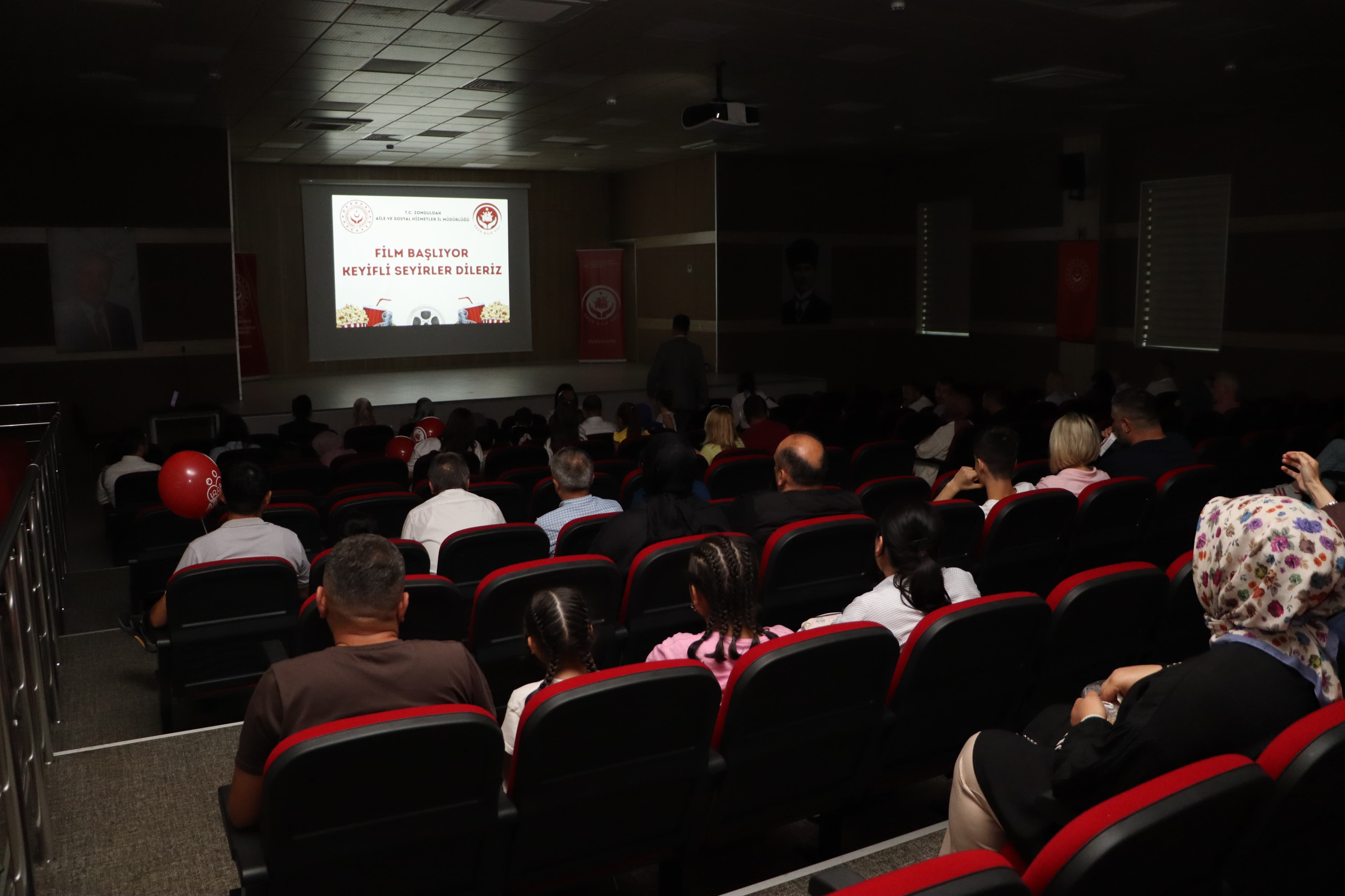 Zonguldak’ta Aile Temalı Film Gösterimi Yapıldı
