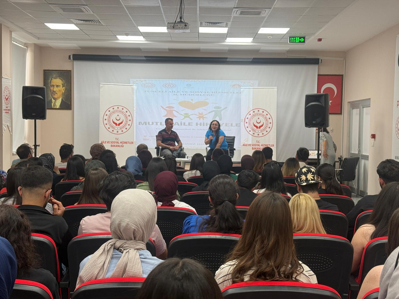 Tunceli’de Mutlu Aile Hikâyeleri Paneli Düzenlendi