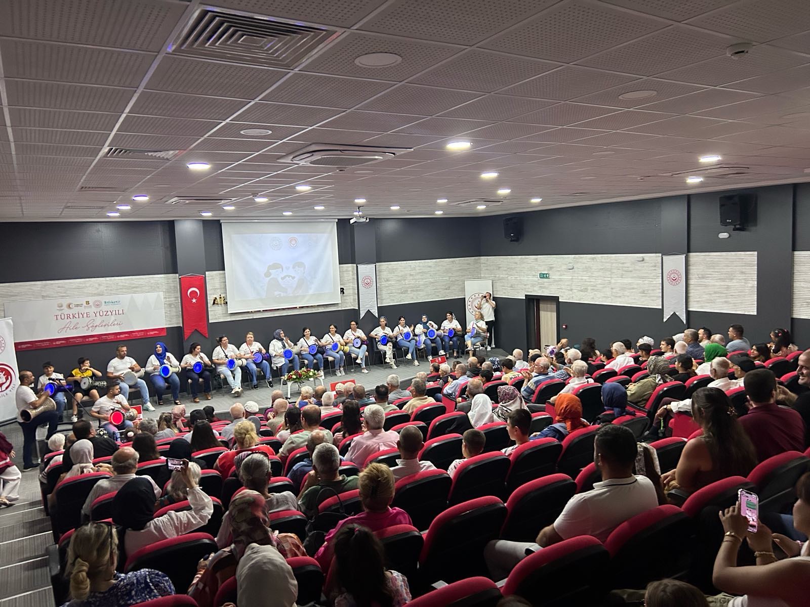Balıkesir’de Ritim Atölyesi ve Aile Konseri Düzenlendi 