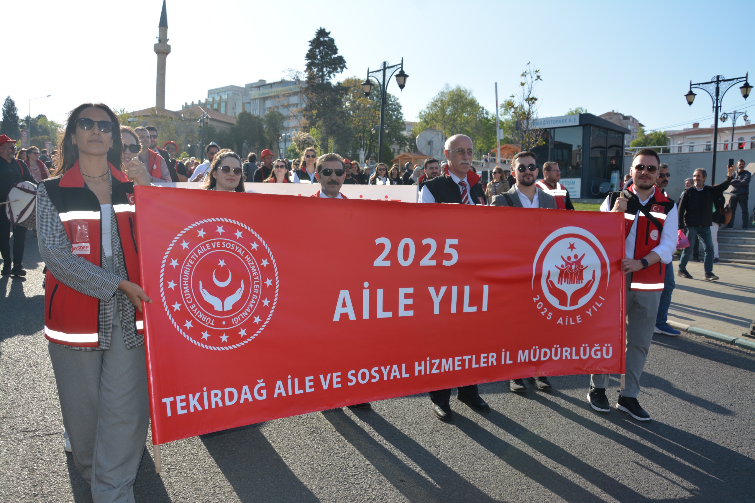 Tekirdağ’da Düzenlenen Kakava Şenliklerinde Aile Yılı Pankartı Açıldı