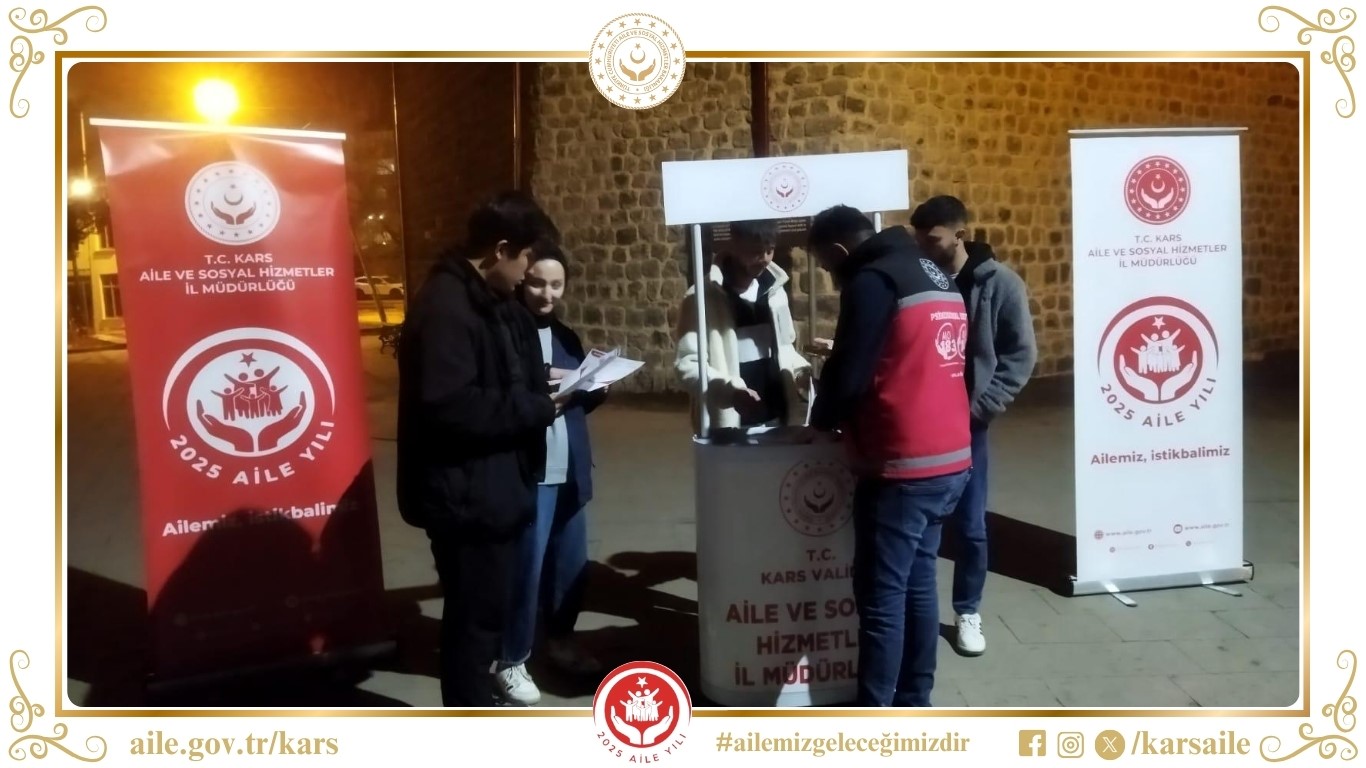 Kars’ta Aile Yılı Kapsamında Teravih Namazı Sonrası Vatandaşlara Bakanlık Hizmetleri Tanıtıldı