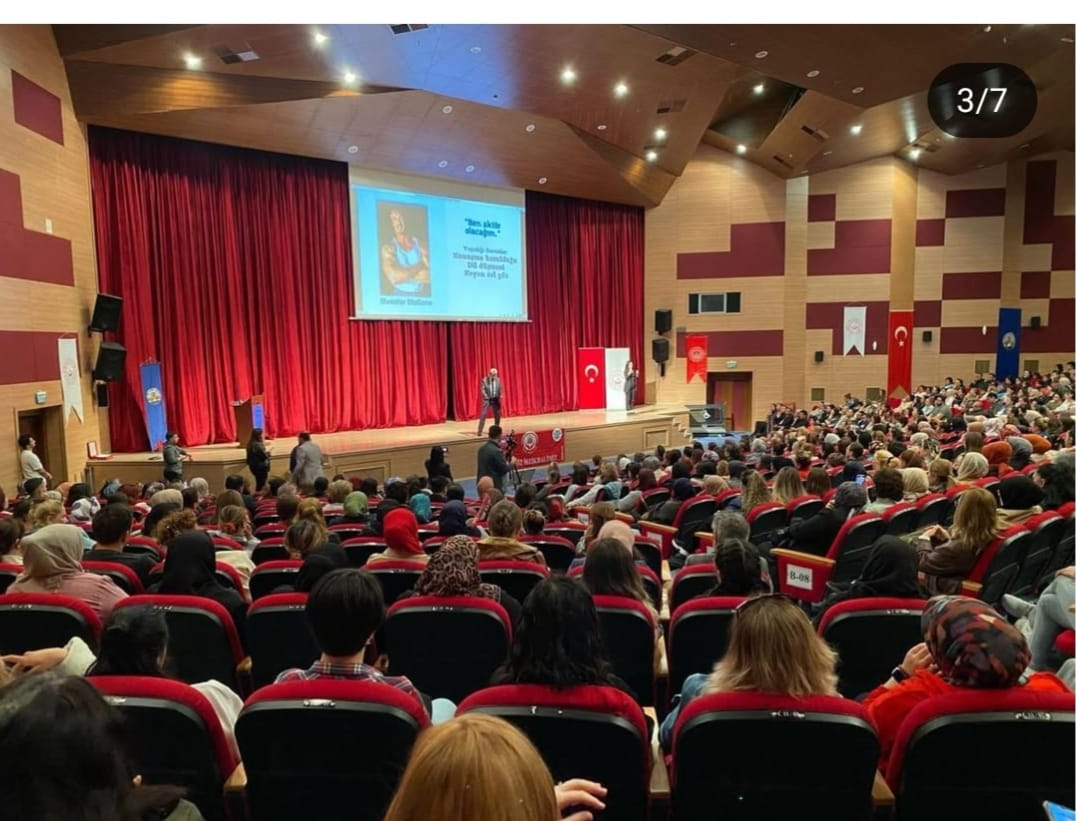 Edirne’de Aile İçi İletişim Konulu Söyleşi Düzenlendi