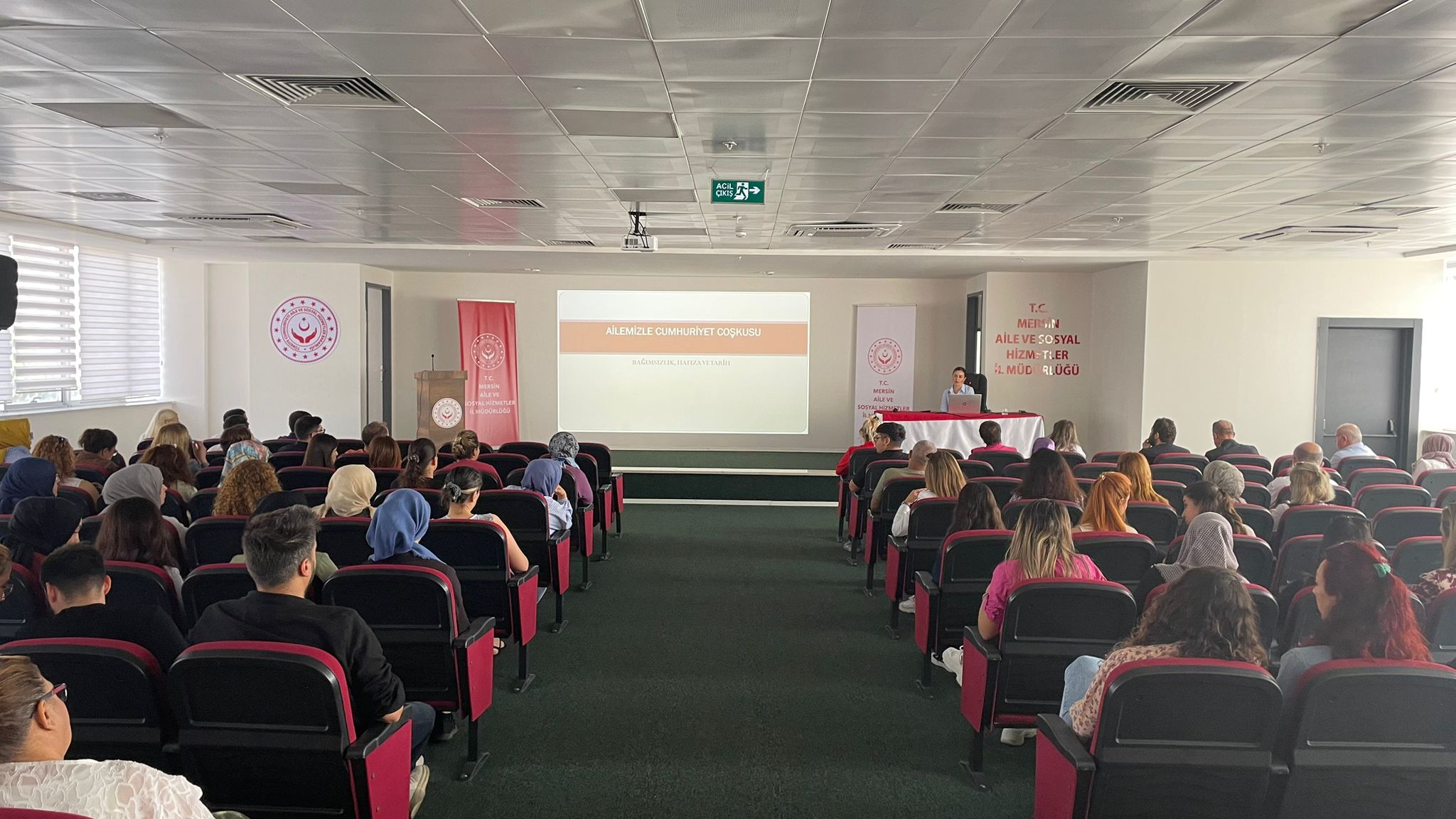 Mersin’de Ailemiz ve Cumhuriyet Coşkusu Konulu Söyleşi Düzenlendi