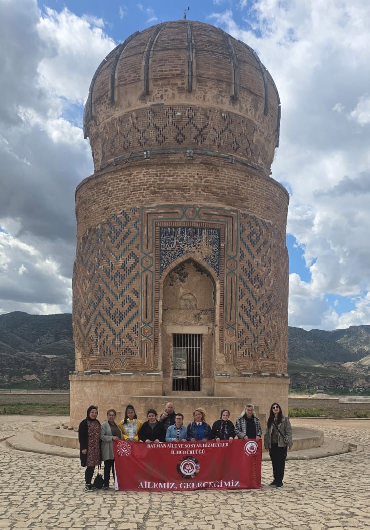 Batman’da Aile Yılı Kapsamında Özel Gereksinimli Bireylere Yönelik Hasankeyf ve Midyat’a Kültür Gezisi Düzenlendi