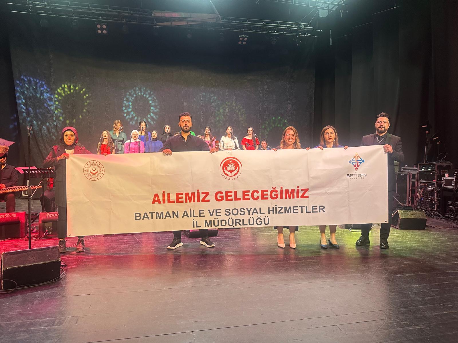 Batman’da Aile Yılı Faaliyetleri Kapsamında Kadınlar Korosu Konser Verdi