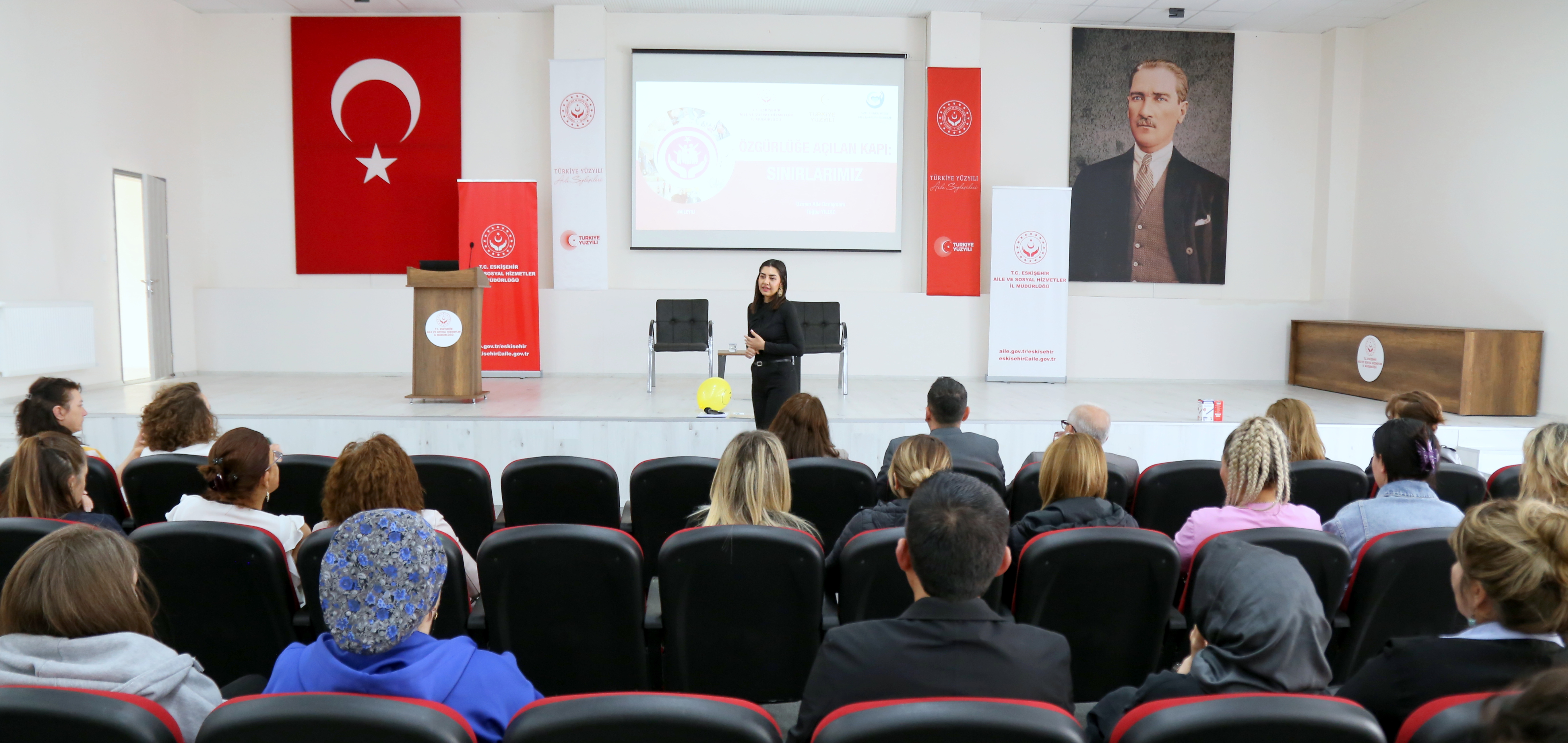 Eskişehir’de "Özgürlüğe Açılan Kapı: Sınırlarımız" Konulu Söyleşi Düzenlendi
