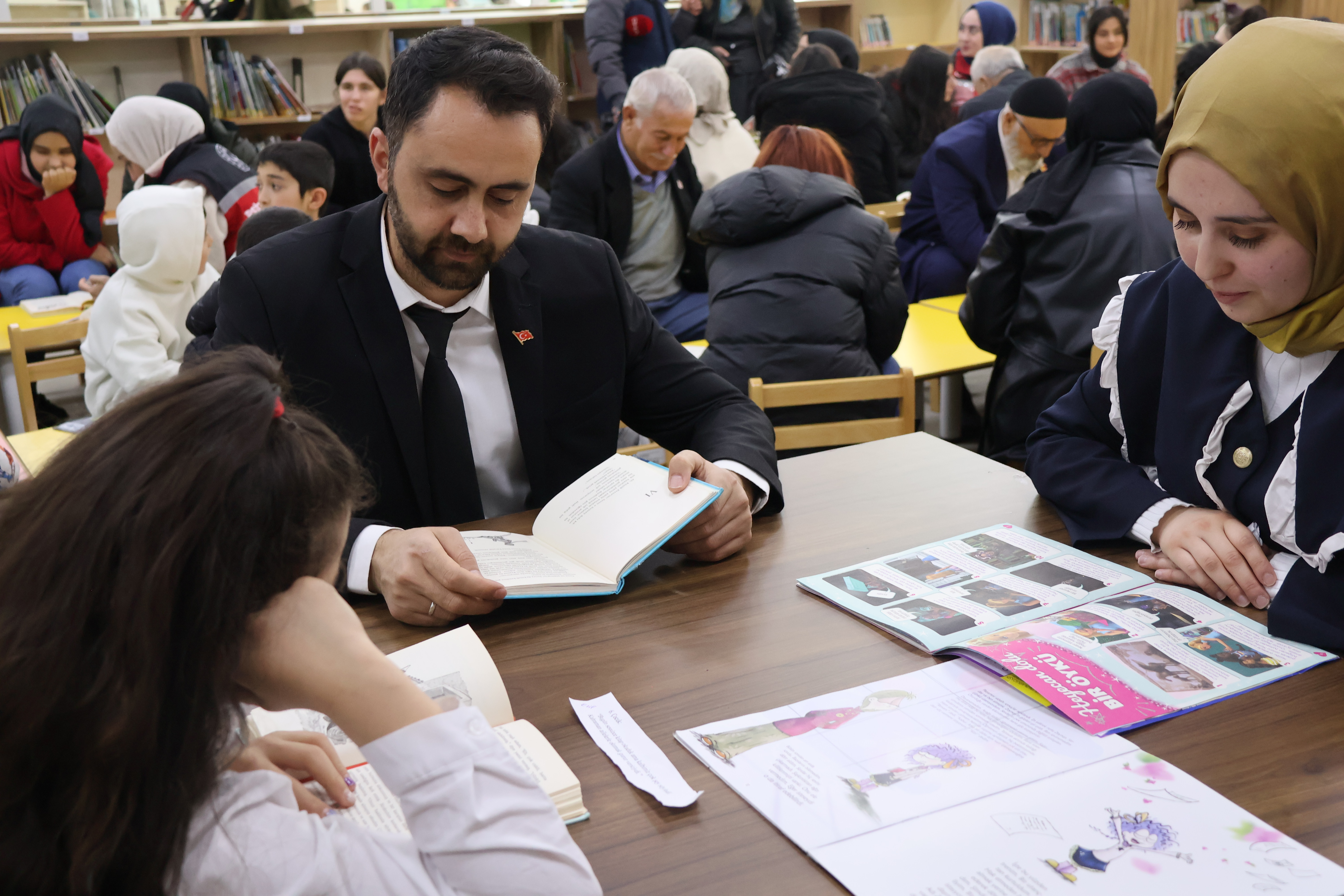Erzurum’da “Kahraman Ailemle Kitap Okuyorum” Konulu Programı Düzenlendi