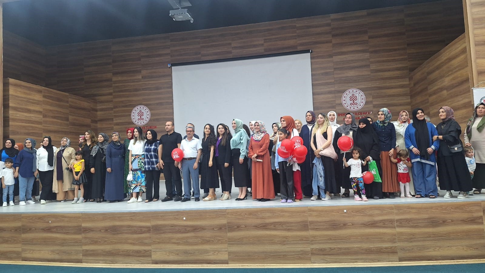Van’da “Ailelerin Çocuk Yetiştirme ve Dayanışma Becerilerini Geliştirme ve Farkındalık” Konulu Eğitim Gerçekleştirildi