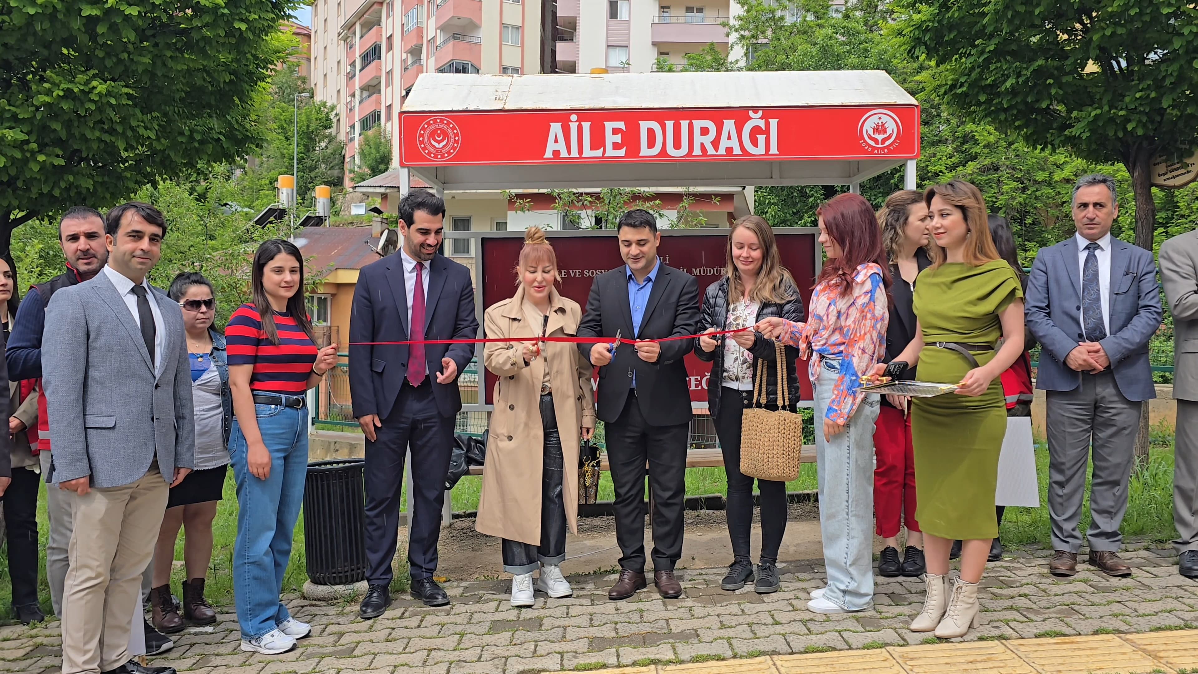 Tunceli’de Aile Yılı Farkındalık Çalışmaları Kapsamında Aile Durağı Hazırlandı