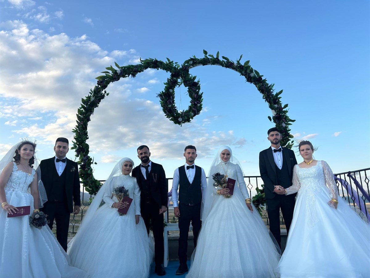 Burdur’da Lavanta Festivalinde Toplu Nikah Töreni Düzenlendi