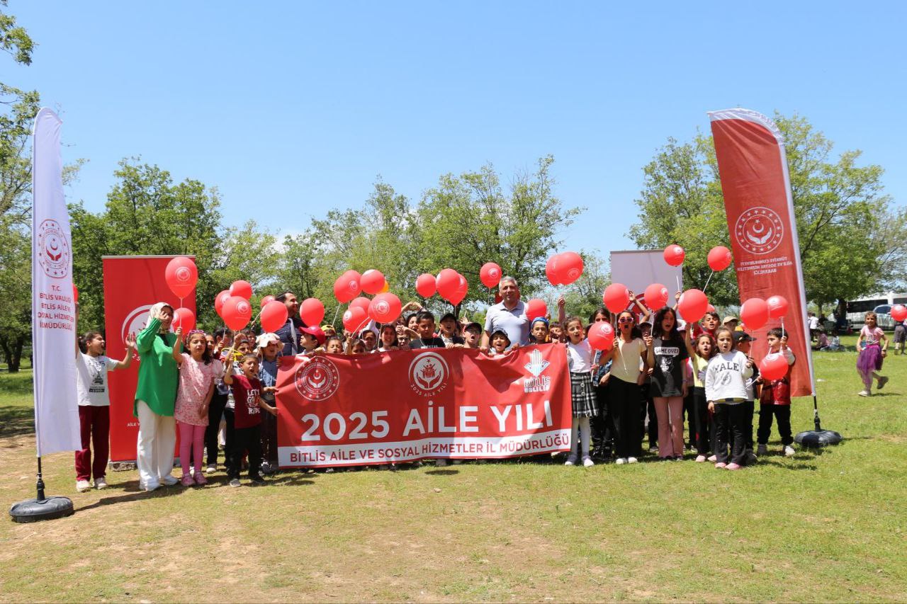 Bitlis Mutki'de Aile Yılı Pikniği ve Uçurtma Şenliği Yapıldı