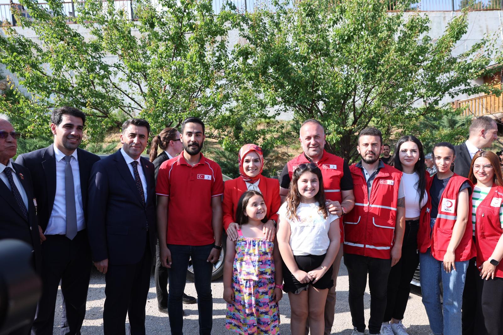 Bakanımız Mahinur Özdemir Göktaş Tunceli’de Büyük Aile Buluşmasına Katıldı
