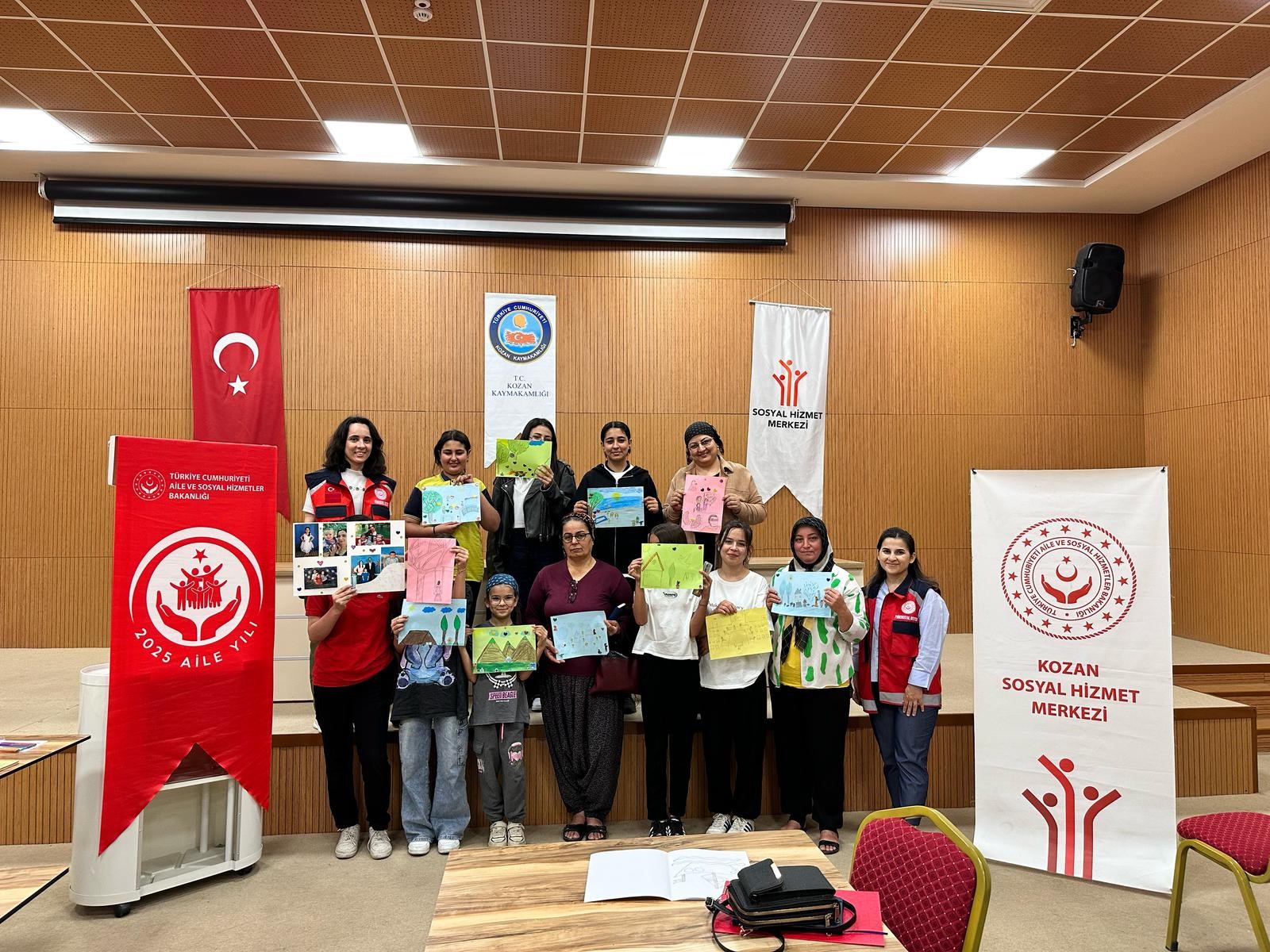 Adana’da Aile Yılı Kapsamında Aile Hatıra Defteri Atölyesi Gerçekleştirildi