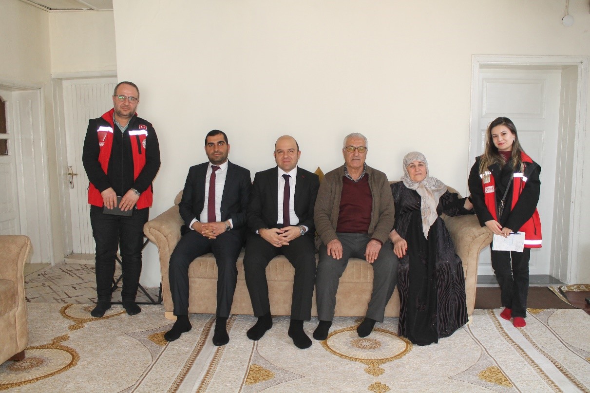 Hakkari’de Evlilikte 50. Yılını Tamamlamış Çiftler Ziyaret Edildi